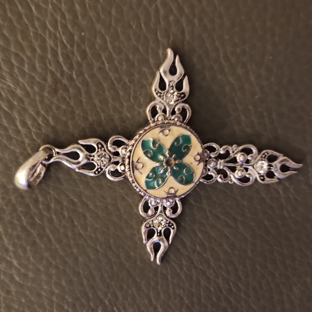 Cross Pendant, Crystals/Rhinestones, 2 Snaps 18/20mm, 1 Silver Chain